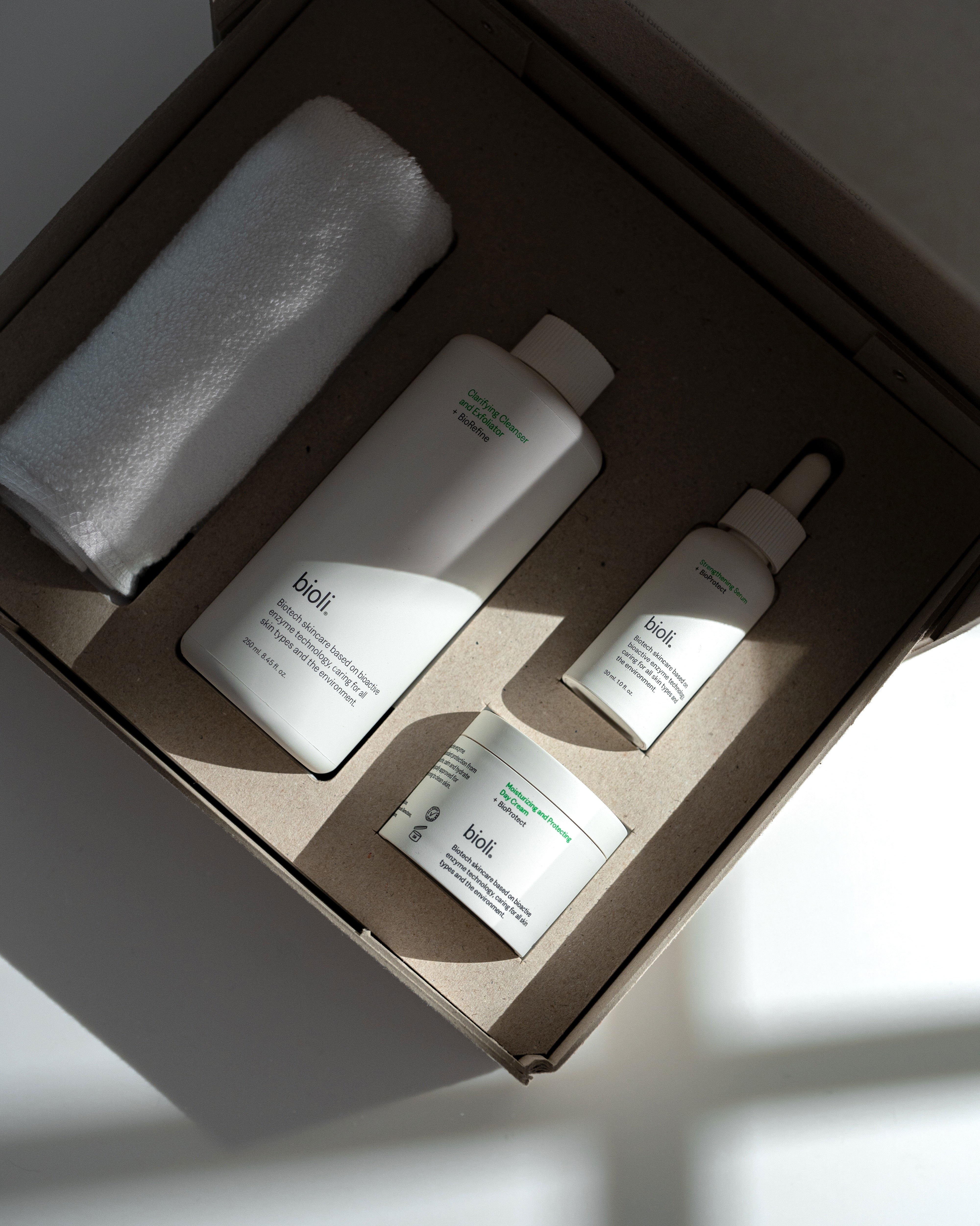 Gift Set: Cleanser + Serum + Day Cream + Towel